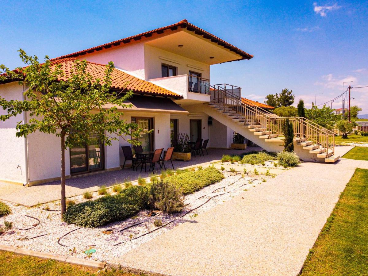 Varkes Suites 1 Nea Poteidaia Exterior foto